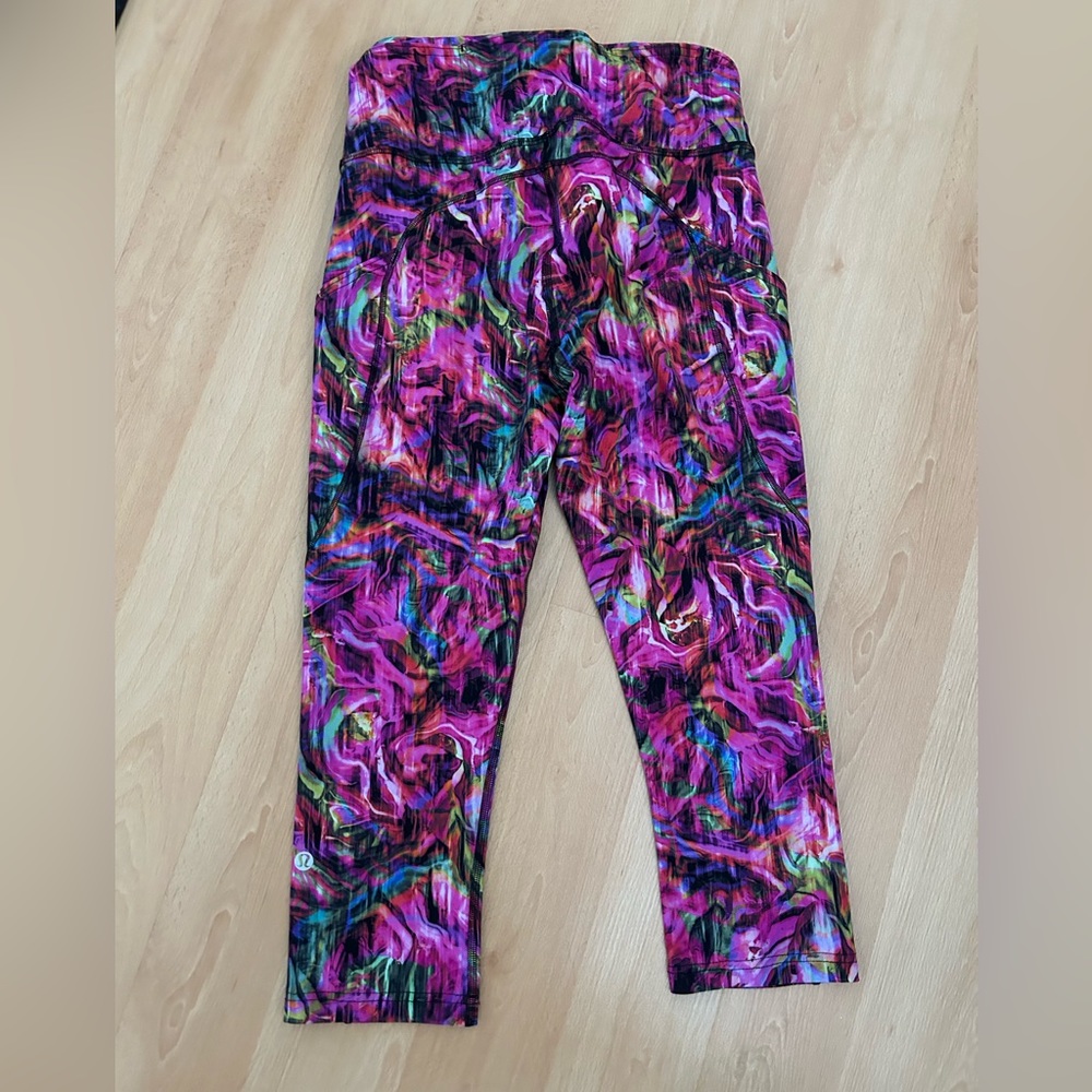 Lululemon Fast and Free crop size 6